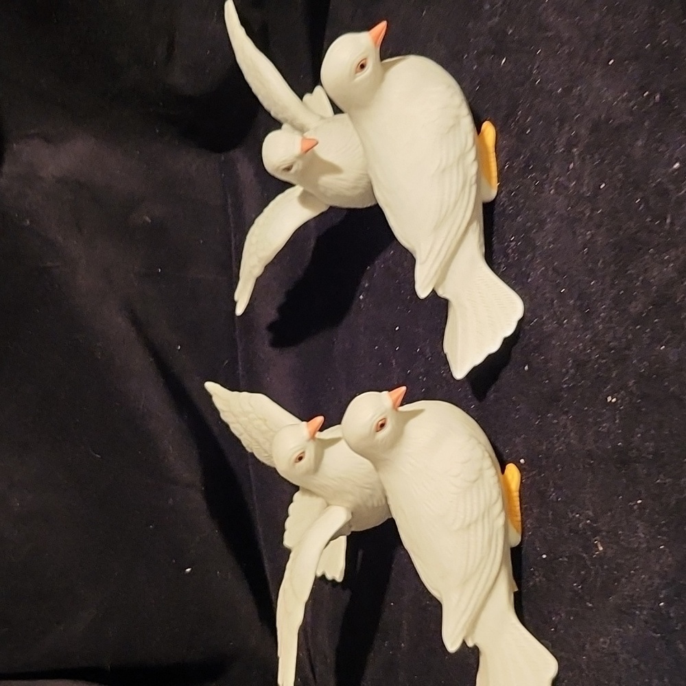 Homco/Home interiors Porcelain Live Doves